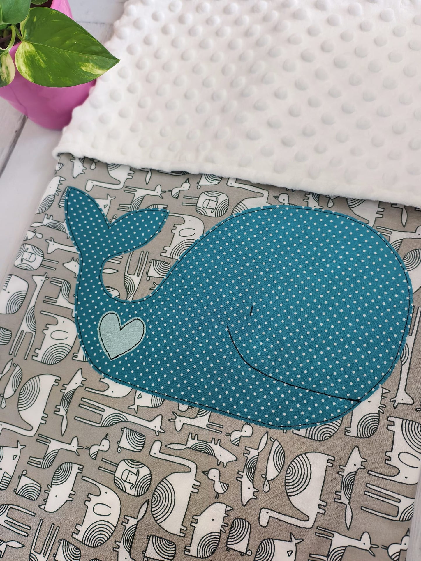 Copertina in cotone e minky pile - Balena petrolio