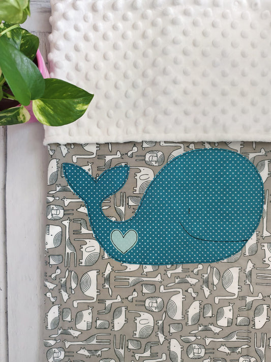 Copertina in cotone e minky pile - Balena petrolio